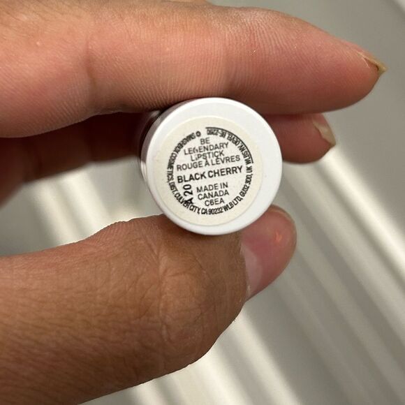 Smashbox lipstick  - Picture 3 of 3